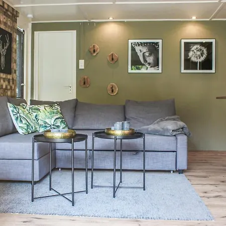 بيت للعطل Amazing In Rekem-lanaken With Sauna, Wifi And 2 Bedrooms *